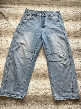 Wide Leg Barrel Light Wash Jeans